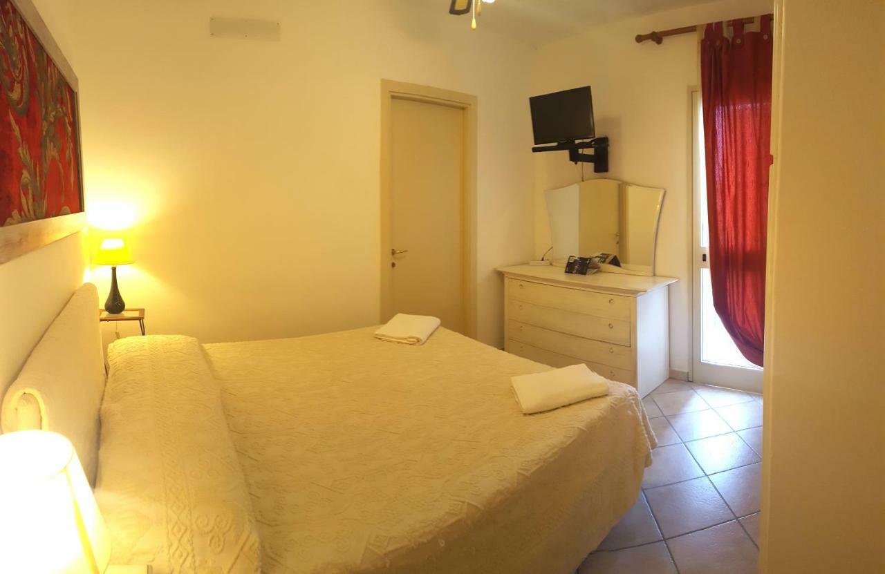 B&B Casa Derosas Golfo Aranci Exterior photo